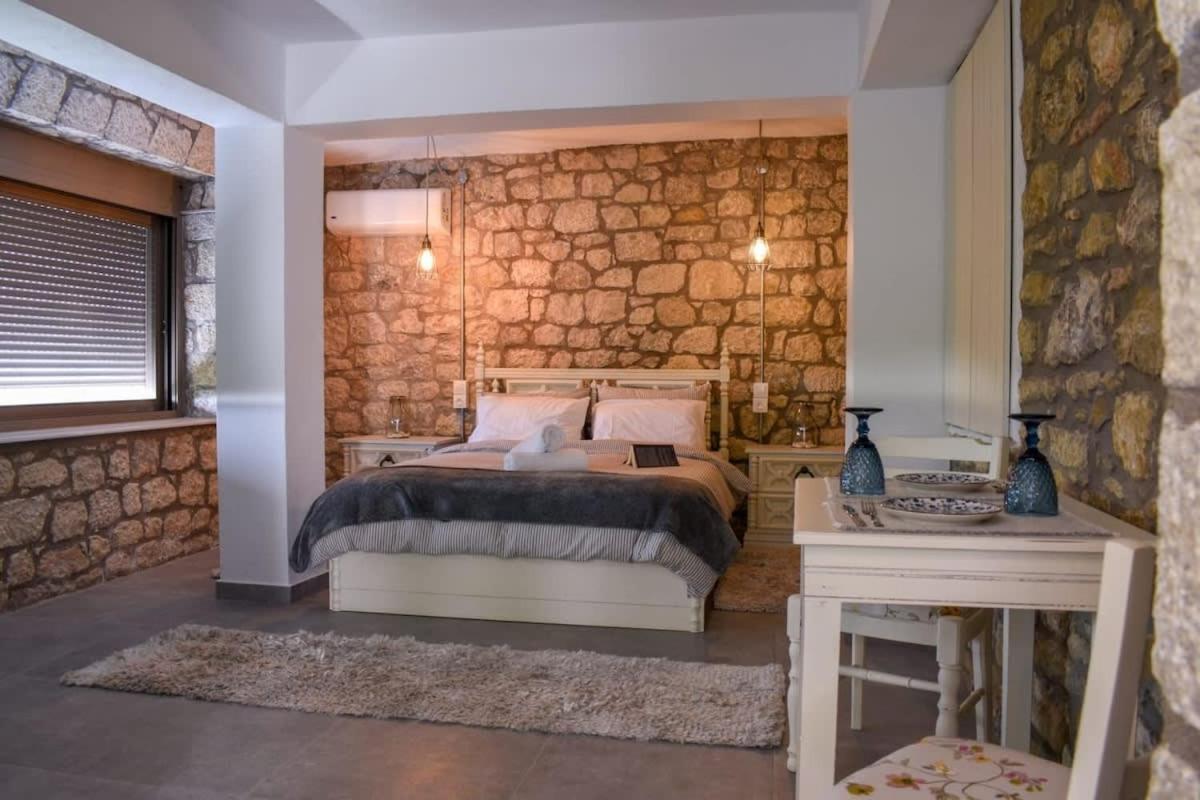 Coastal Stone Hideaway With Stunning Scenery Villa Kitriai Exterior photo